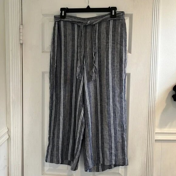 Calvin Klein Linen Cropped Pants - Picture 2 of 8